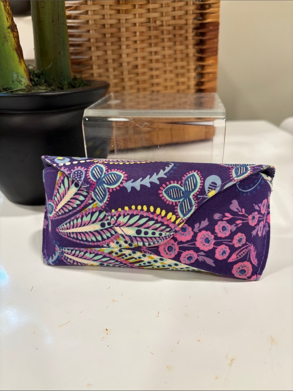 Vera Bradley Hard Magnetic Eyeglass/Sunglass Case in Purple Batik Leaves Pattern